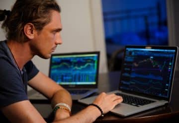 Comparatif des courtiers en bourse : quel broker offre les meilleures conditions ?