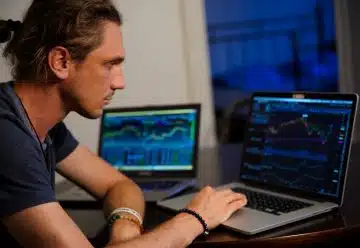 Comparatif des courtiers en bourse : quel broker offre les meilleures conditions ?