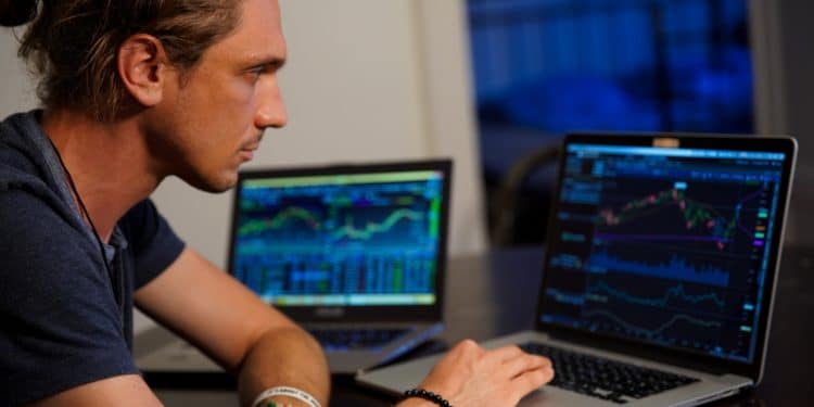 Comparatif des courtiers en bourse : quel broker offre les meilleures conditions ?